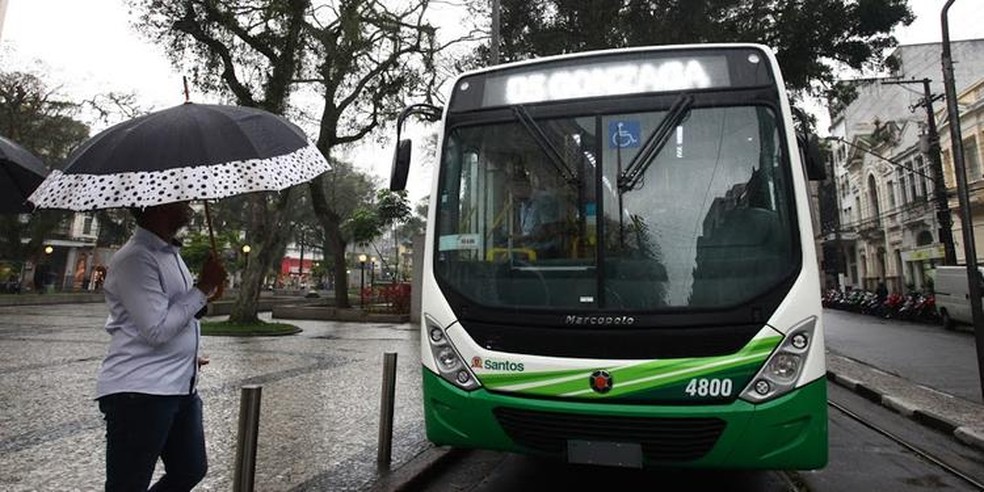 Ônibus vão circular em Santos aos finais de semana para atender profissionais da saúde